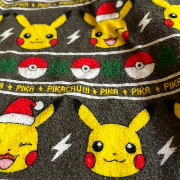 Hanna Andersson Pokémon Holiday PJ Set - Picture 10 of 16